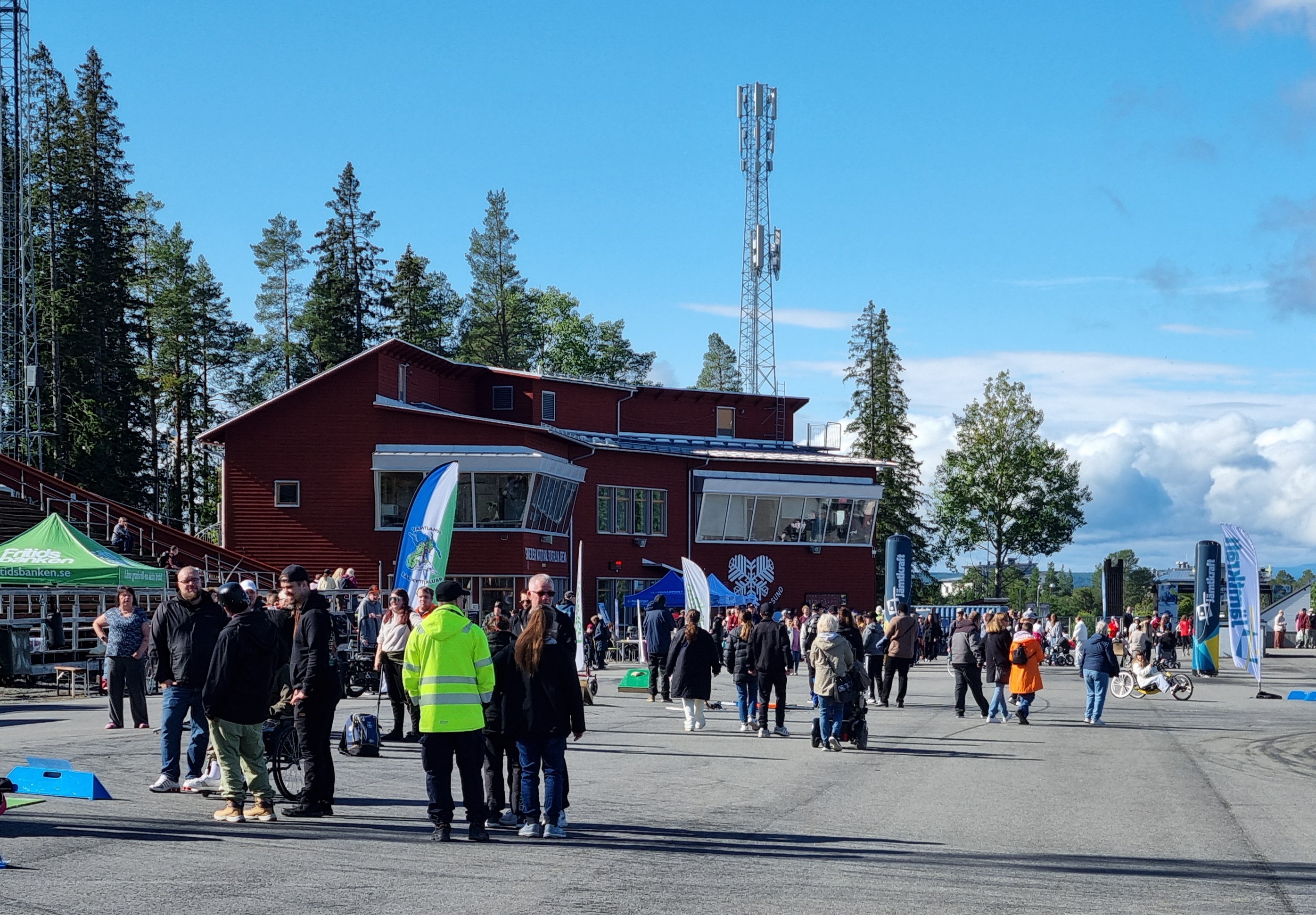 DV-dagen_Mycket folk på skidstadion