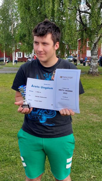 Jakub Zukowski från Älvsby Parasport tilldelades stipendiet Årets ungdom 2022 av Parasport Norrbotten.
