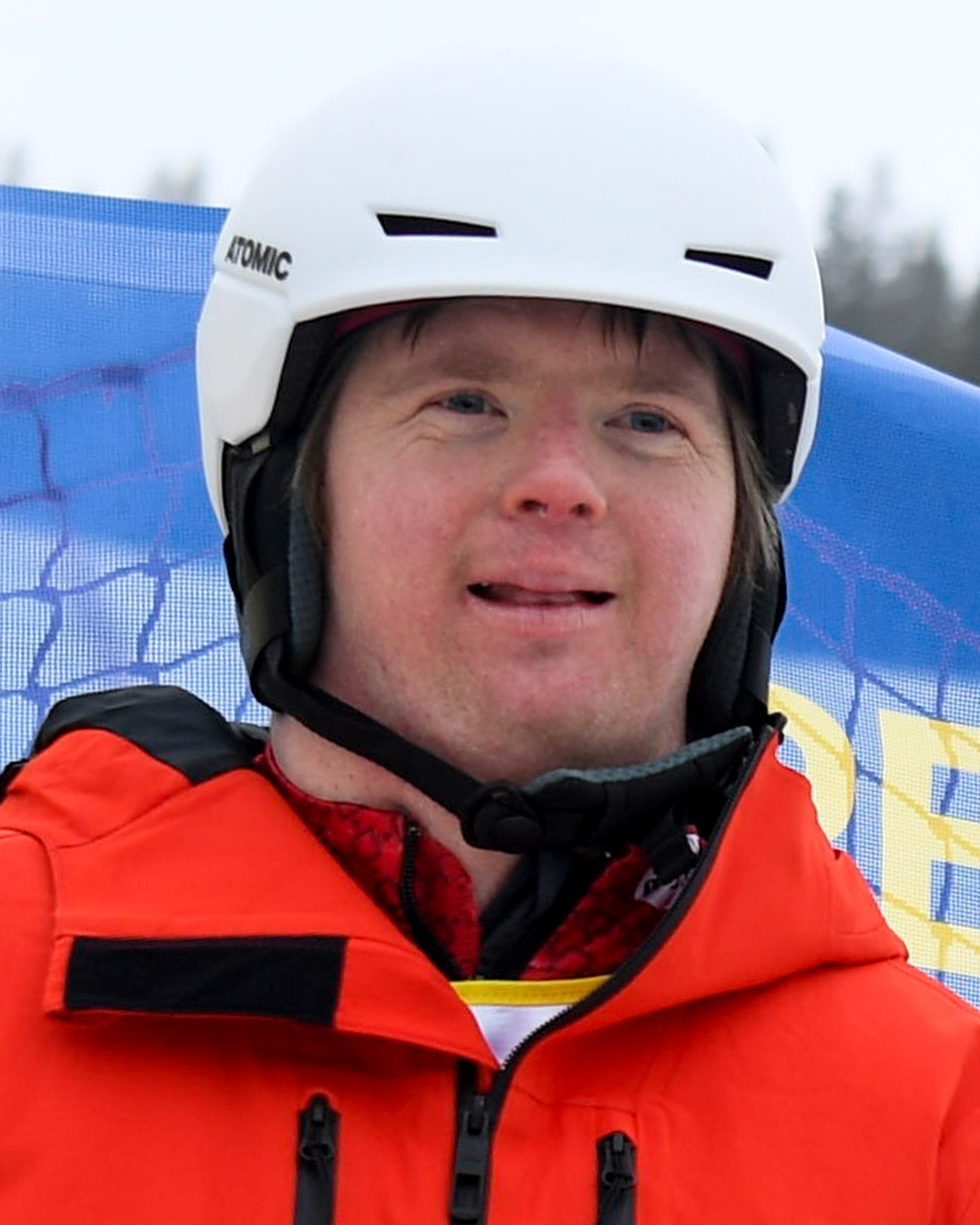 Porträttbild på alpina skidåkaren Eric Hedegård.