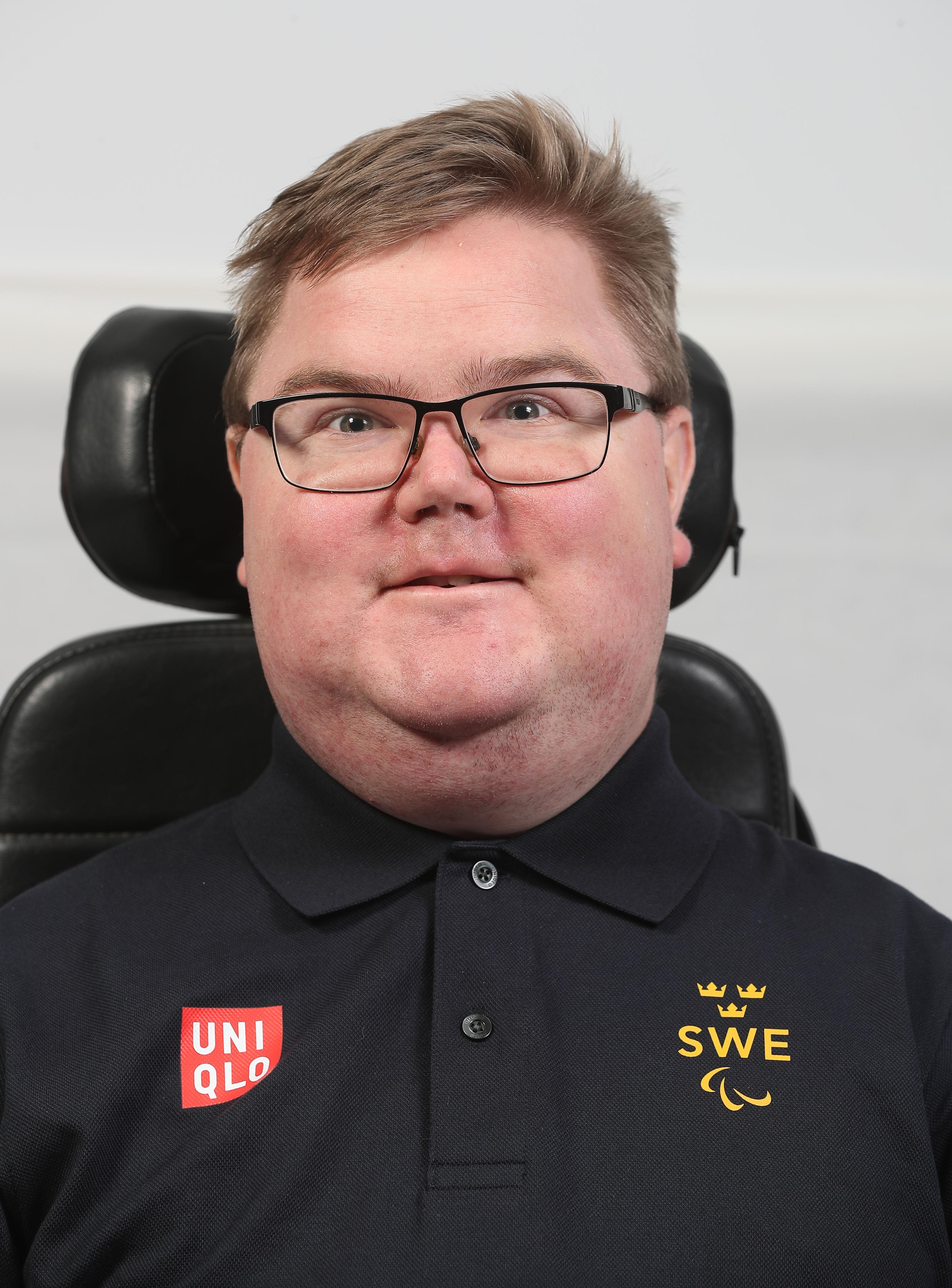 Bilden visar den paralympiska skytten Philip Jönsson